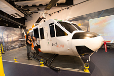 Nachbau eines Helikopters des Typs Bell 212 
