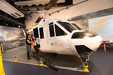Nachbau eines Helikopters des Typs Bell 212 