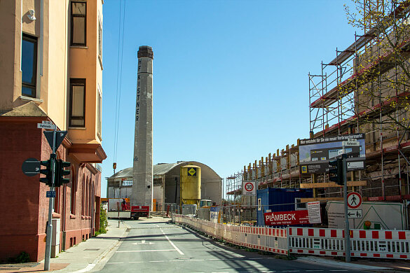 Sollen erhalten bleiben, die Rundbogenhalle und der Schornstein