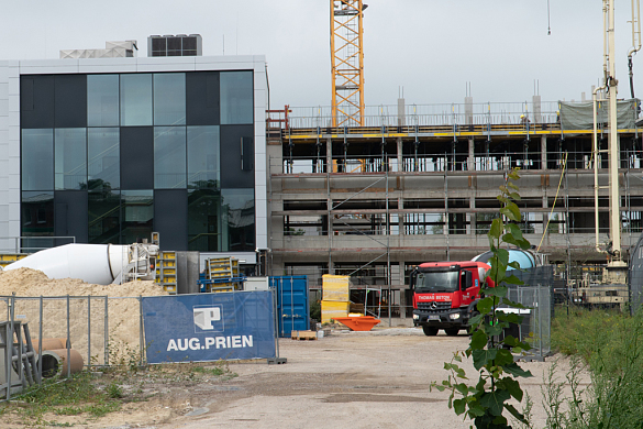 Der Ende 2013 fertig gestellte Neubau wird in einem zweiten Bauabschnitt erweitert.