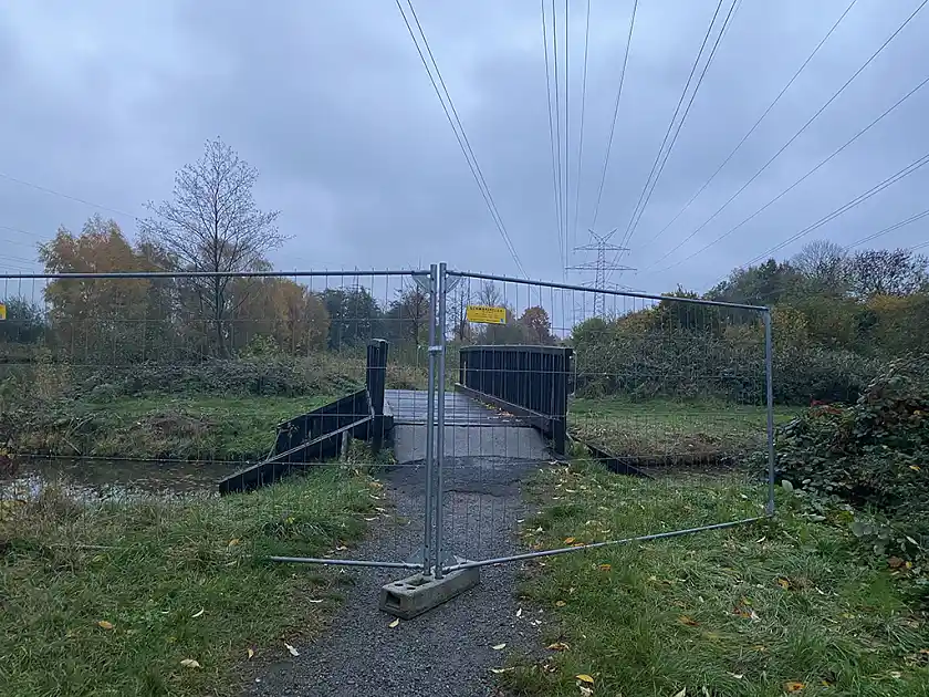 Brückenarbeiten, die Brücke bleibt vorerst verschlossen