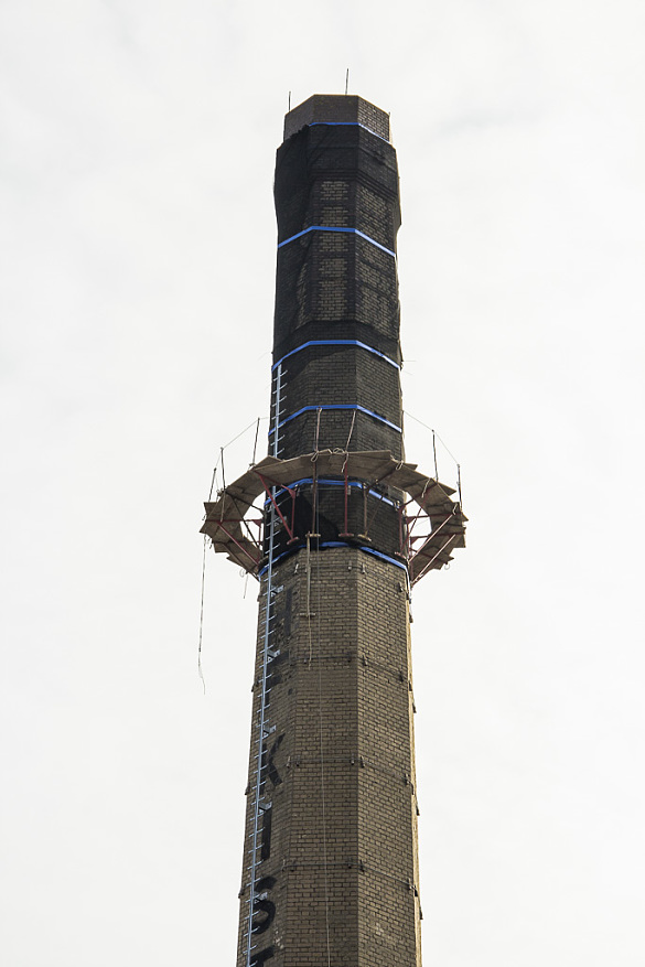 Schornstein der ehemaligen Kalksandstein-Fabrik bleibt erhalten