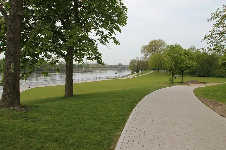 Park im Fr&uuml;hjahr 2013