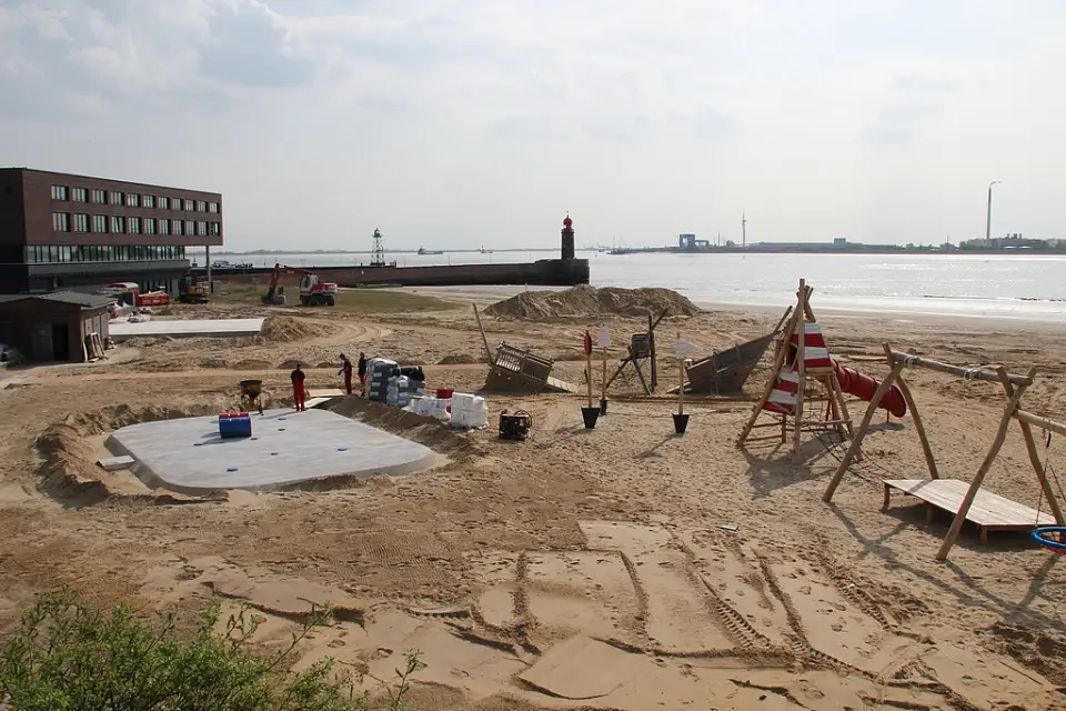 Der neue Spielplatz steht bereits