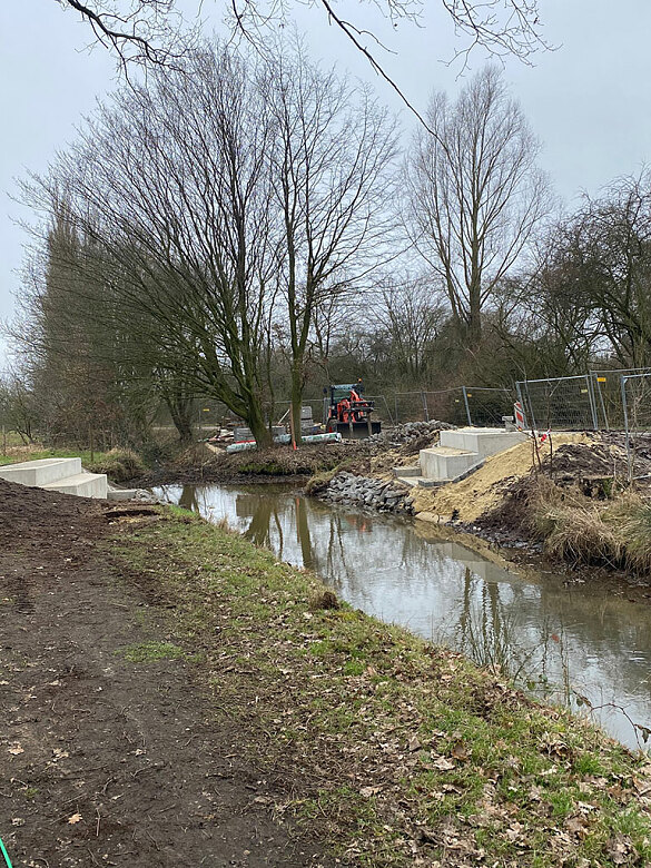 Neue Brücke, die Brücken werden saniert