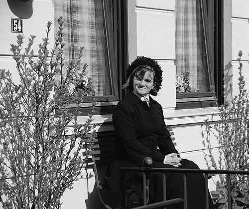 Kultur vor Ort - die Hebamme