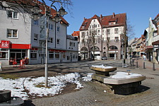 Marktplatz Blumenthal von der Hauptstraße aus gesehen.