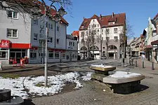 Marktplatz Blumenthal von der Hauptstraße aus gesehen.