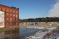 Industriearchitektur und Baustelle